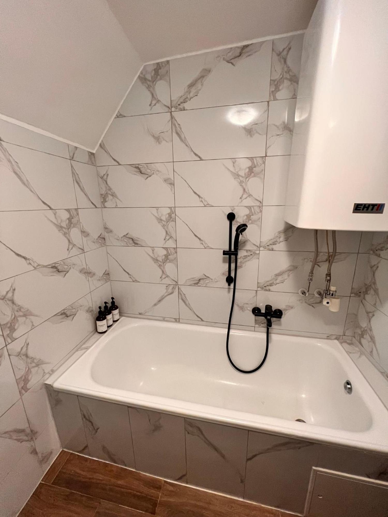 Perfekte Lage! Ganze Wohnung Burgblick Residenz Sankt Veit an der Glan Eksteriør bilde